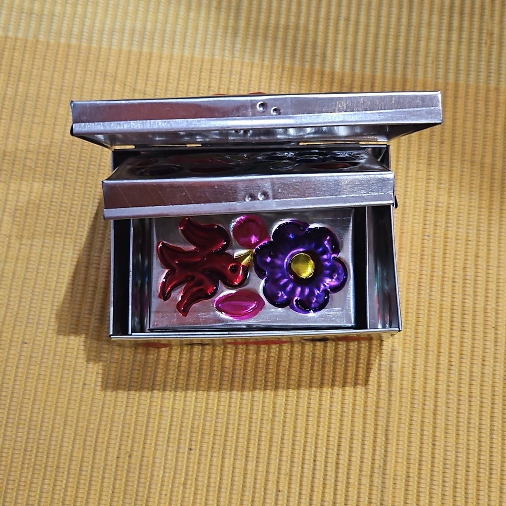Colorful Floral Metal Clips - Picture 3 of 4